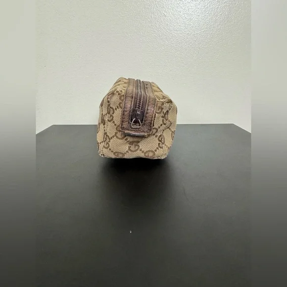 Gucci Beige and Brown Monogram GG Canvas Pouch Vintage with Leather Trim - Picture 6 of 9